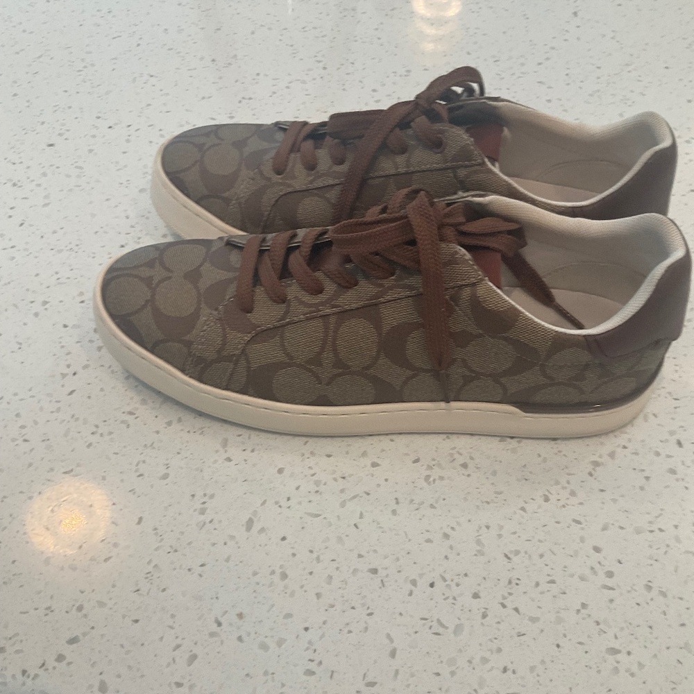 Men’s Coach Logo Shoes Size 9D - Picture 2 of 5